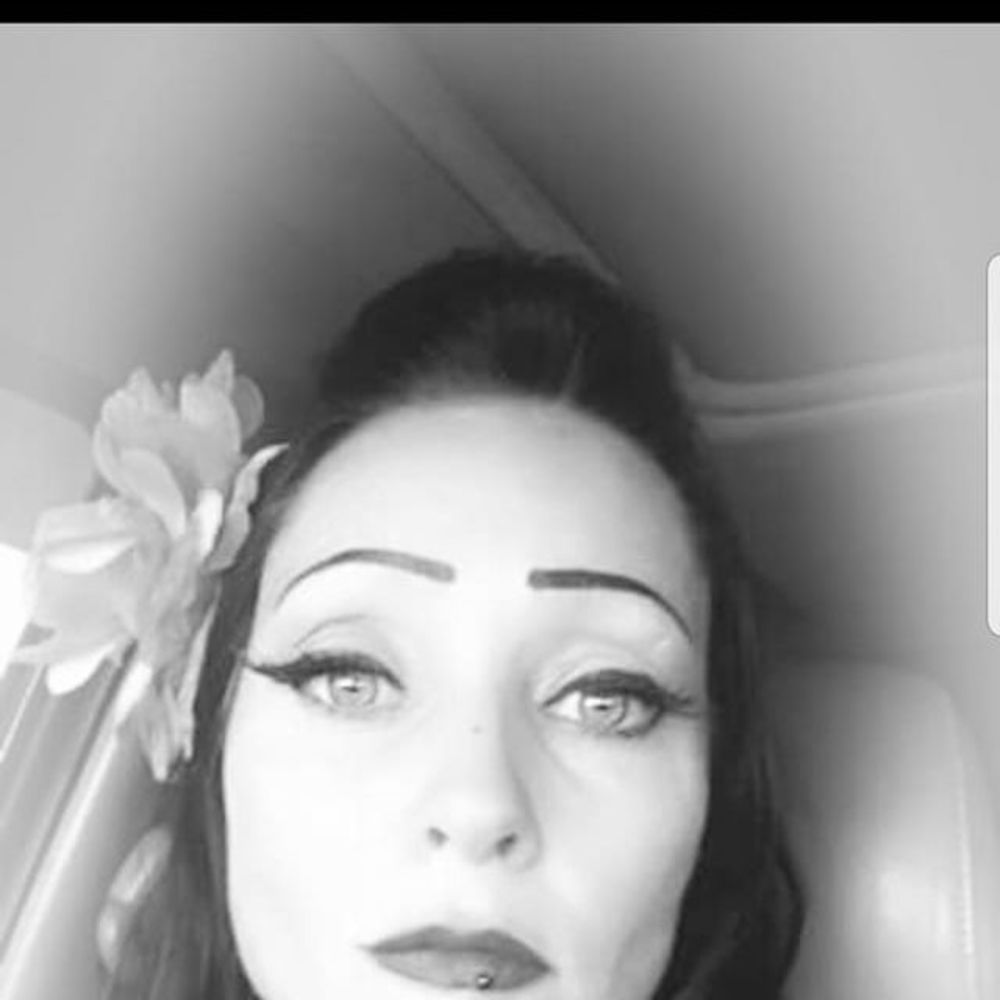 Meet your Posher, Shira